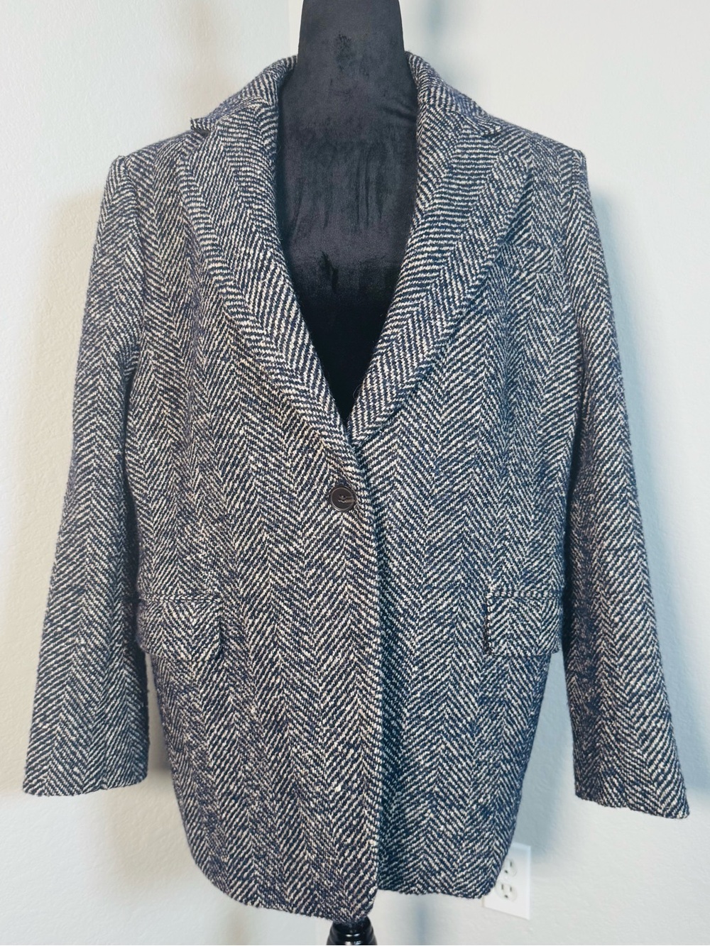 NWT Banana Republic Blazer Jacket in Herringbone Navy Italian Wool Blend US M - Picture 2 of 10